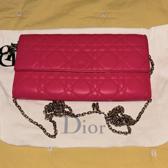 Preloved Dior wallet on Chain - Picture 1 of 5